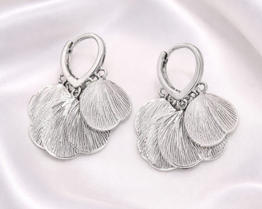 Brincos Asas de Borboleta Vazadas cetim PRATA