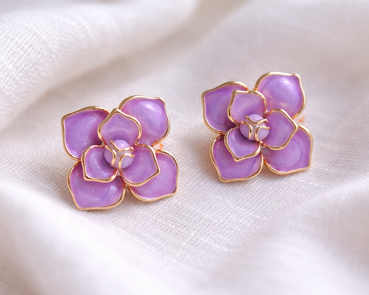 Brinco Koreano Flor Roxa Claironne