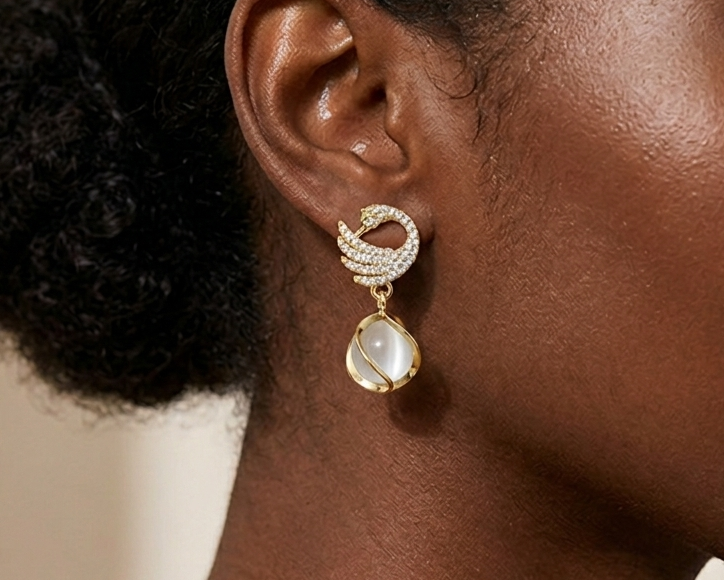 Brinco Aurose Latão com Banho de ouro 18k