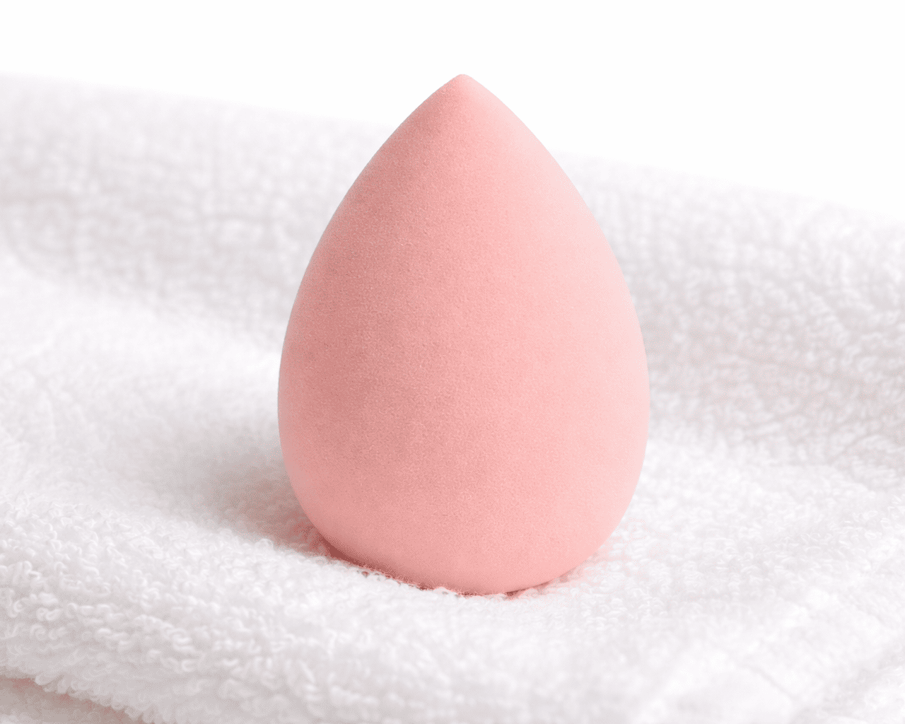 esponja-de-maquilhagem-fifour-sem-latex-rosa claro toalha