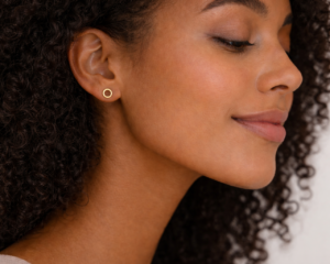 Brinco em Aço Inoxidável Redondo Minimalista